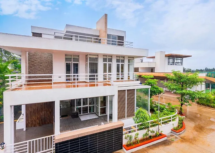 Sierra Skies By Stayvista - A Mountain-View Villa Featuring A Rooftop Swimming Pool, Turf, And A Gym For An Elevated Stay Lonavala